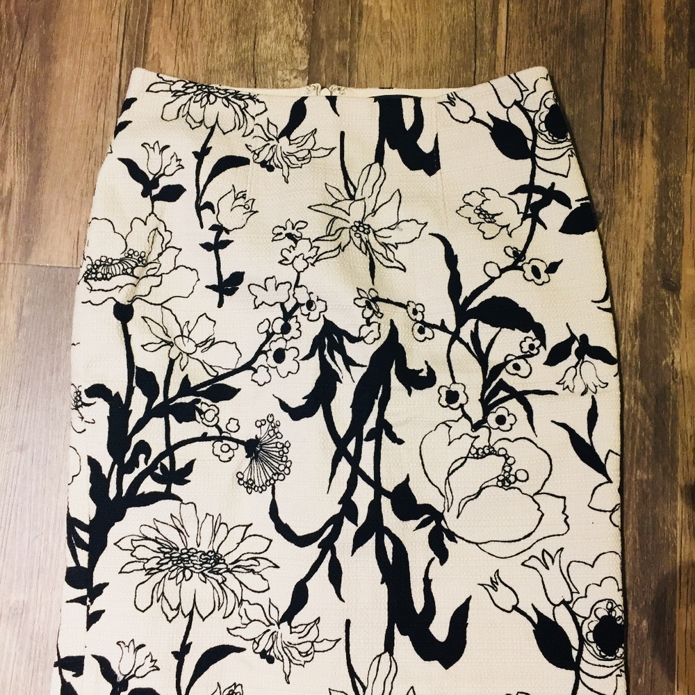 Ann Taylor Skirt in woven texture